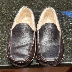 Ugg men’s brown slippers
